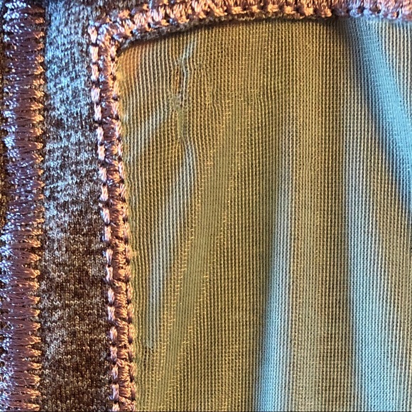 Lume High Waisted Leggings w Pocket - Picture 6 of 6